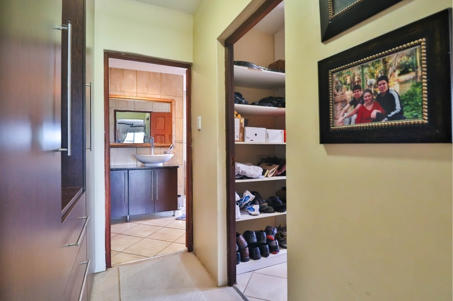4 Bedroom Property for Sale in Birdwood Estate North West